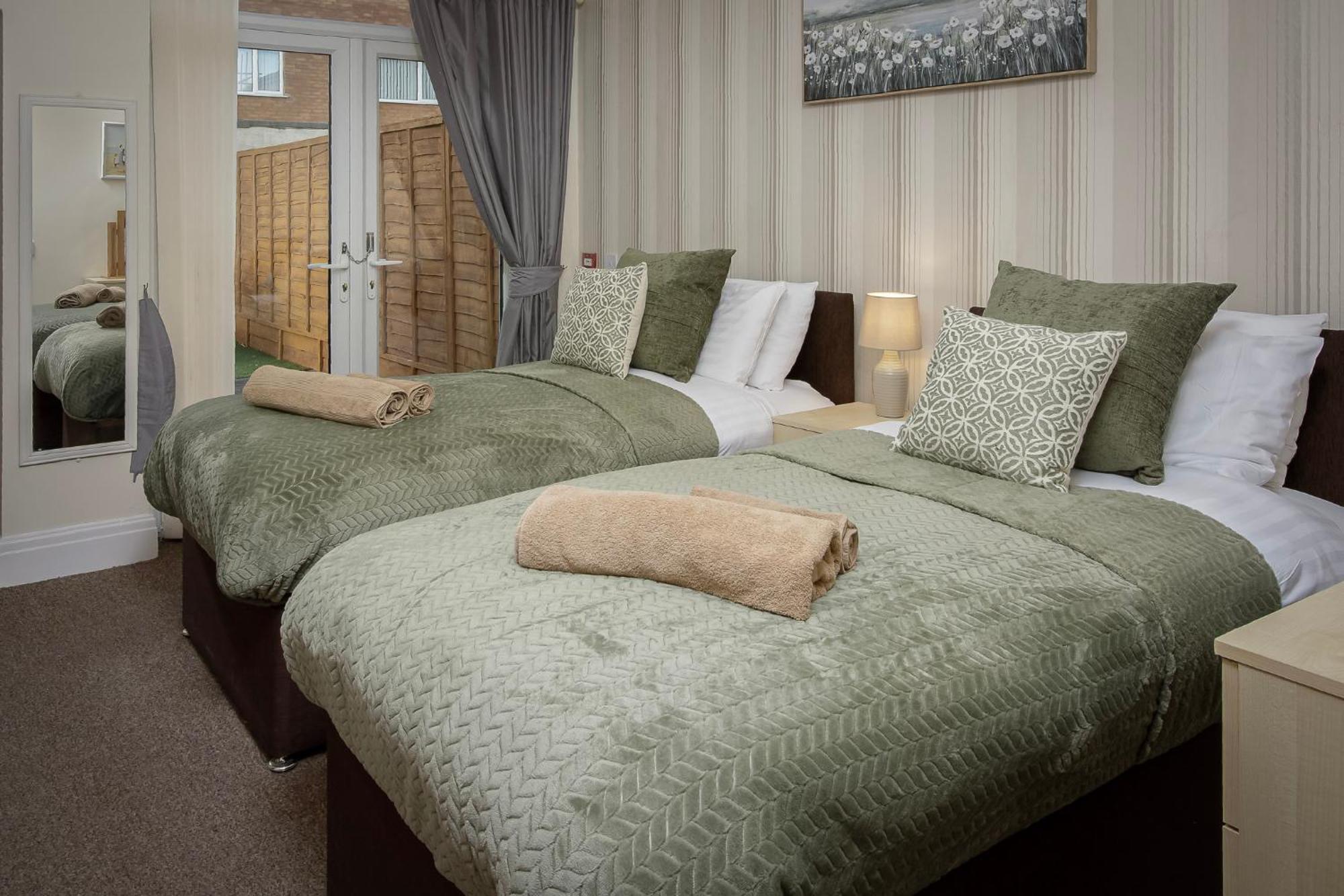 Arnside - Spacious 10-Bedroom Seaside Cottage Blackpool Ngoại thất bức ảnh